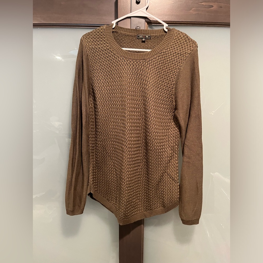 Women’s brown sweater